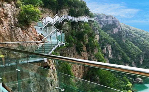 天門山玻璃棧道