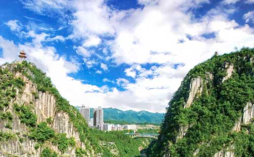 黔江第一城市大峽谷