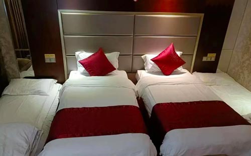 長江二號行政房四人間