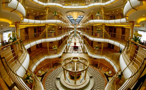 黃金2號(hào)游輪大廳