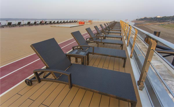 長江三號游輪甲板 長江三號游輪甲板